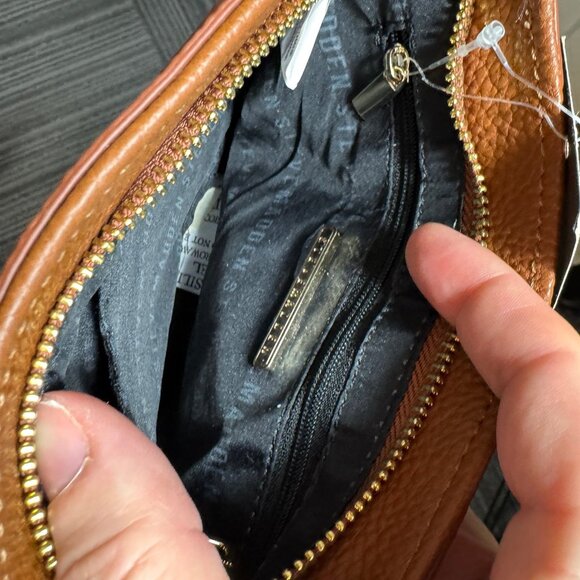 Steve Madden Crossbody Bag – Cognac & Black Two-Tone Faux Leather, Gold Chain - Picture 7 of 10